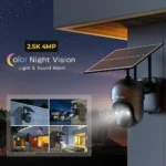 Cámara Ctronics Solar 2.5K activando visión nocturna a color y focos LED disuasorios durante la noche