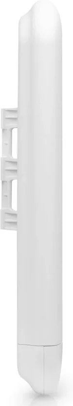 Perfil ultra delgado del Ubiquiti NanoStation 5AC con chasis aerodinámico para exteriores