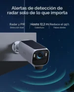 Cámara eufyCam S3 Pro montada en fachada mostrando las ondas de cobertura del radar y sensor PIR.